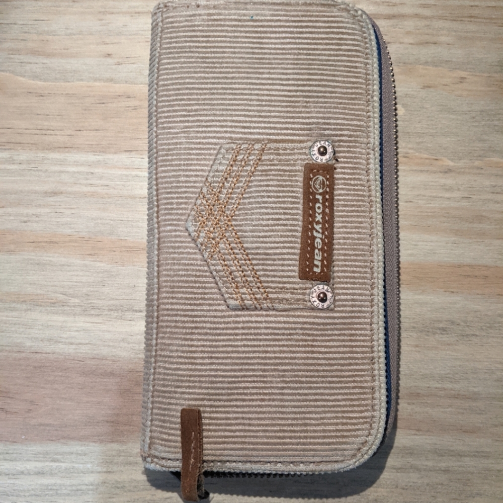 Roxy tan corduroy wallet